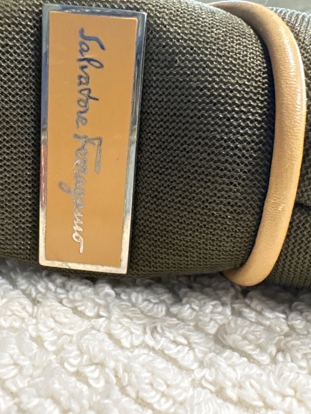 Salvatore Ferrigamo shoulder bag - Picture 2 of 8
